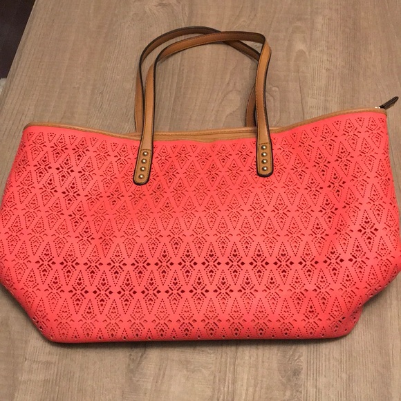Apt. 9 Handbags - 3/$30 SALE 🌸Apt 9 coral tote